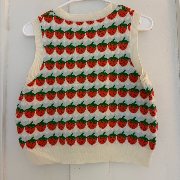Levi’s Strawberry Sweater Vest, size M. - Picture 2 of 3